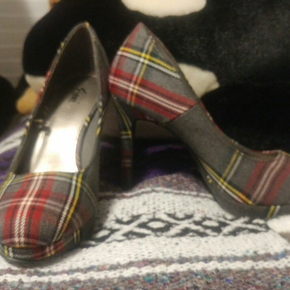 Gray plaid wedge heels